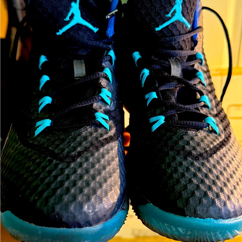 Jordan basketball shoes sz 9